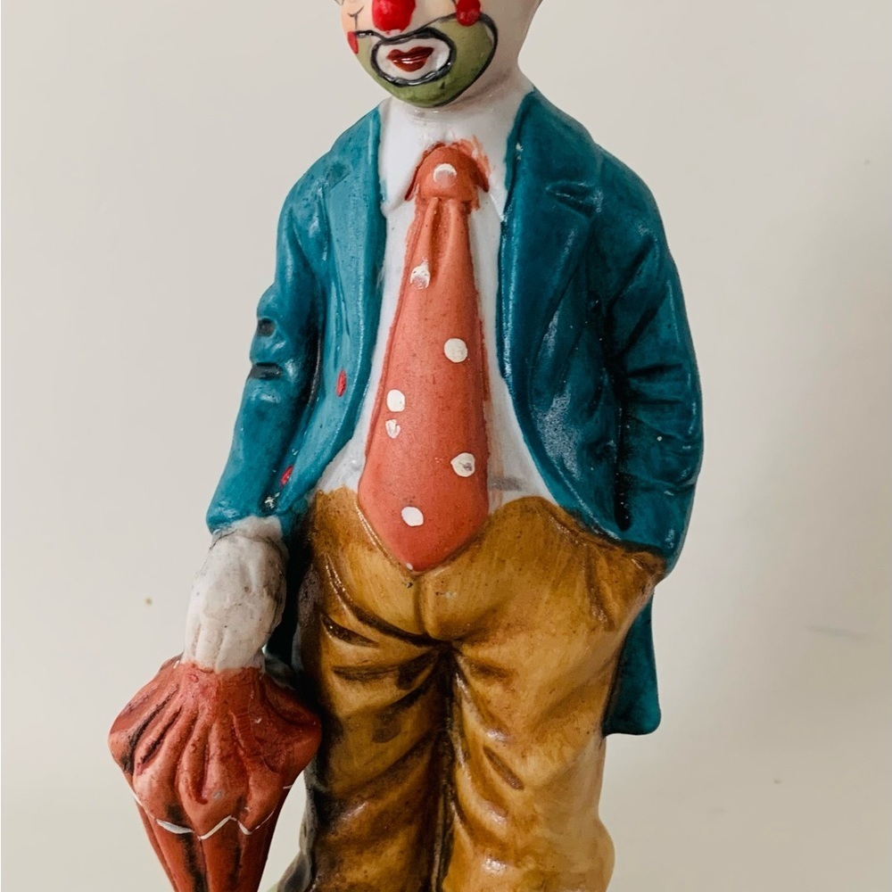 Vintage Pottery Bisque Porcelain Clown Emmett Kelly Jr With Umbrella Flambro